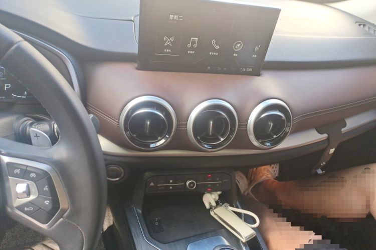 Used Wey VV6 2018 2.0T Two-Wheel-Drive Ultra-Luxury Version China V Standard Audio And AC Panel