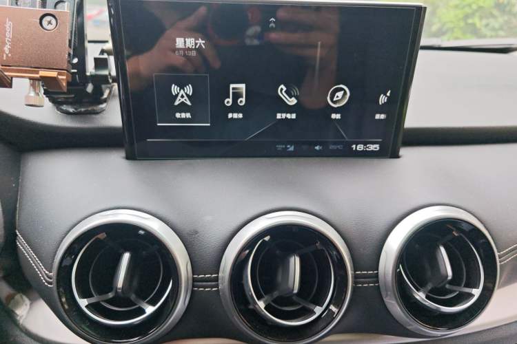 Used Wey VV6 2018 2.0T Four-Wheel Drive Flagship Version China V Standard Audio And AC Panel