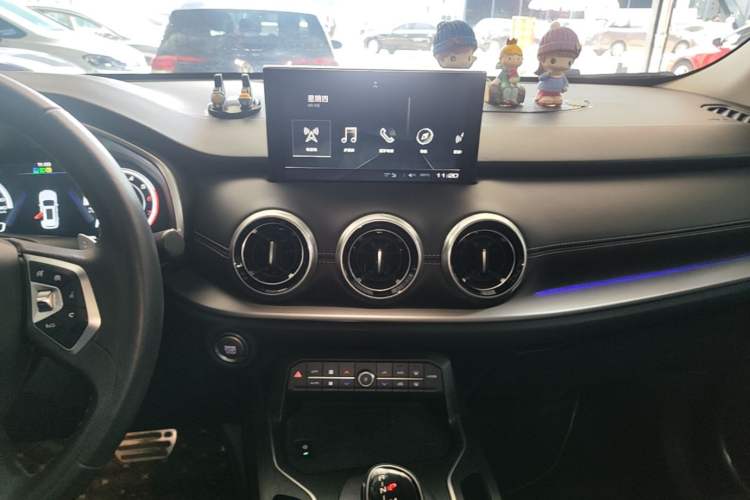Used Wey VV6 2018 2.0T Two-Wheel-Drive Ultra-Luxury Version China V Standard Audio And AC Panel