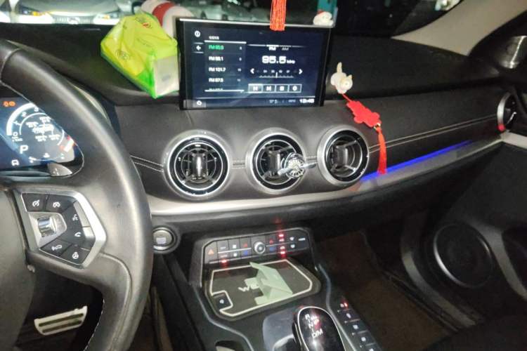Used Wey VV6 2018 2.0T Four-Wheel Drive Flagship Version China V Standard Audio And AC Panel