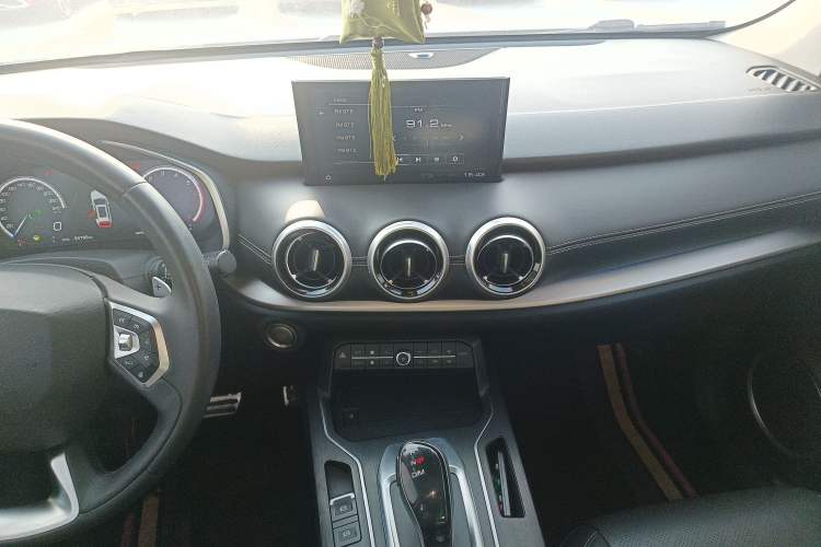Used Wey VV6 2018 2.0T Two-Wheel Drive Flagship Version China V Standard Audio And AC Panel