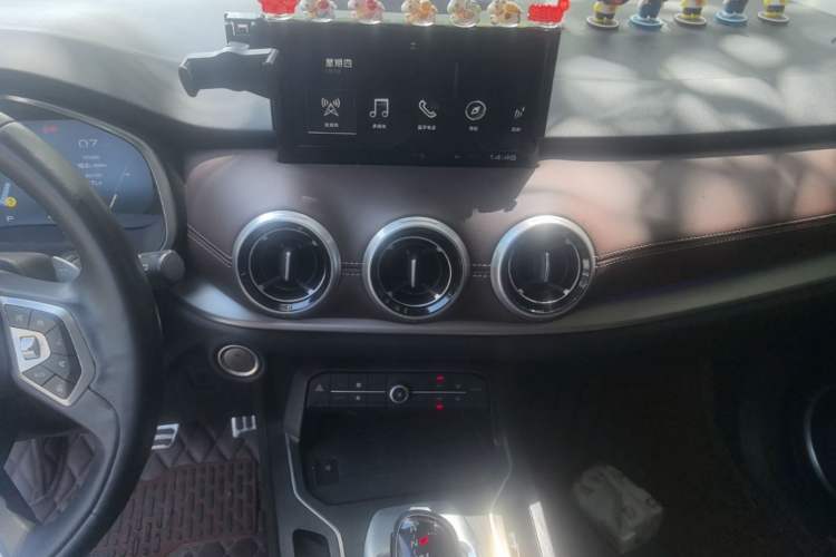 Used Wey VV6 2018 2.0T Two-Wheel Drive Flagship Version China V Standard Audio And AC Panel