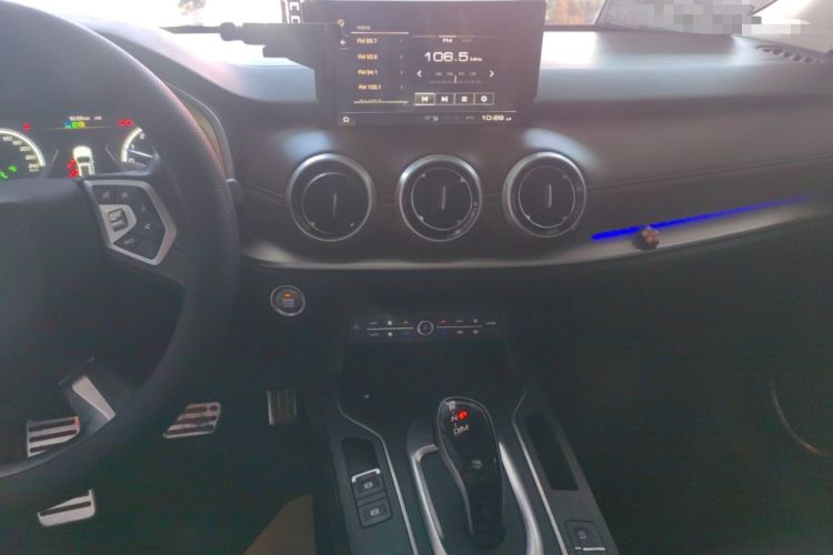 Used Wey VV6 2018 2.0T Two-Wheel-Drive Ultra-Luxury Version China V Standard Audio And AC Panel