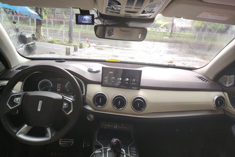 Used Wey VV6 2018 2.0T Four-Wheel Drive Flagship Version China V Standard Center Console