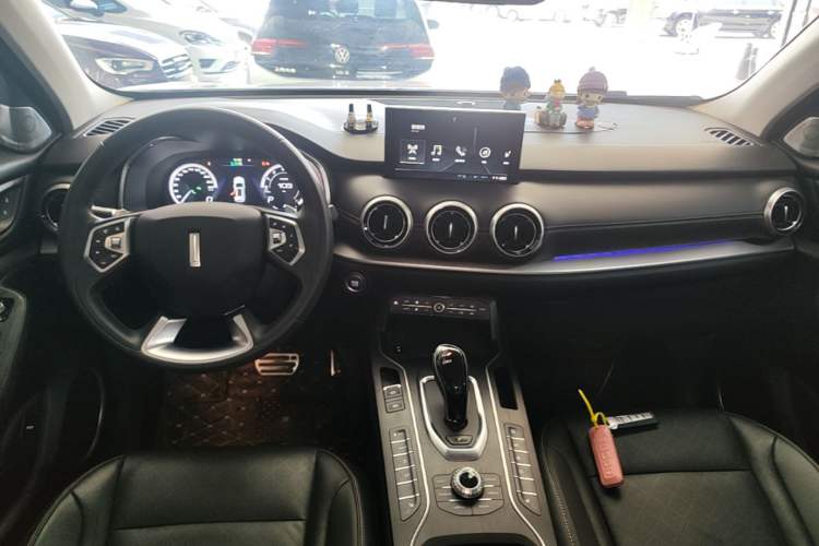 Used Wey VV6 2018 2.0T Two-Wheel-Drive Ultra-Luxury Version China V Standard Center Console