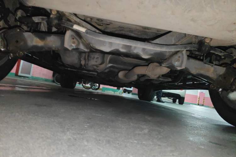 Used Wey VV6 2018 2.0T Two-Wheel Drive Luxury Version China V Standard Chassis Rear