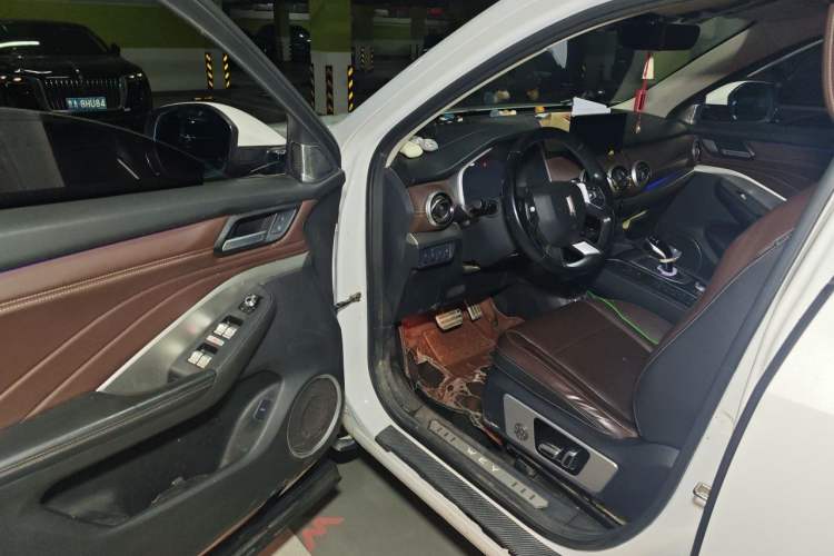 Used Wey VV6 2018 2.0T Two-Wheel-Drive Ultra-Luxury Version China V Standard Driver Seat