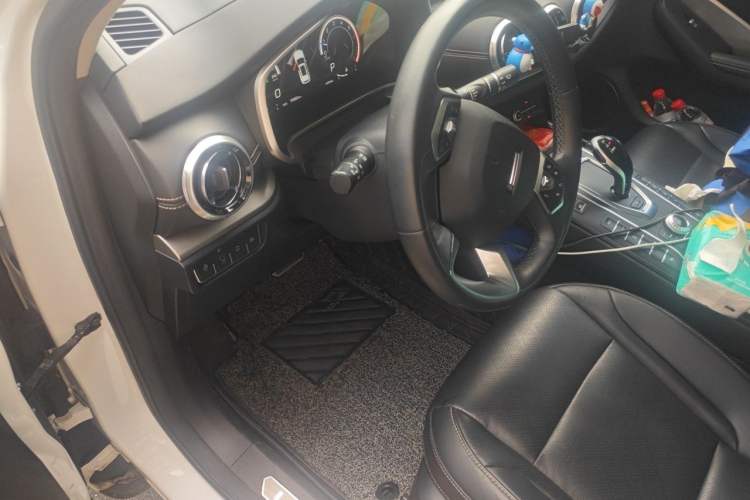 Used Wey VV6 2018 2.0T Two-Wheel-Drive Ultra-Luxury Version China V Standard Driver Seat