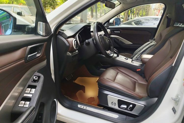 Used Wey VV6 2018 2.0T Two-Wheel-Drive Ultra-Luxury Version China V Standard Driver Seat