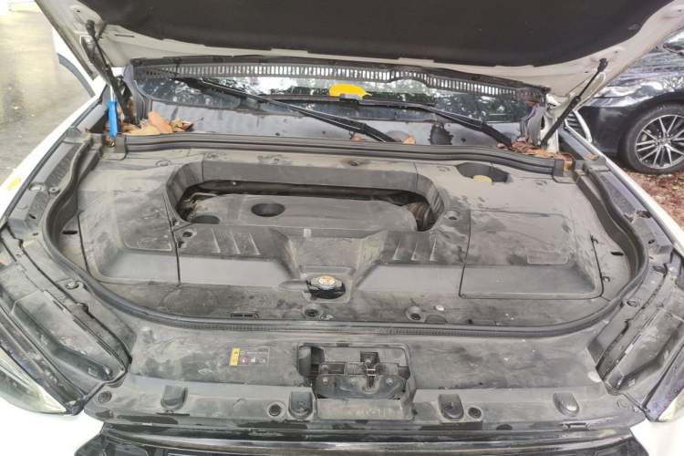 Used Wey VV6 2018 2.0T Four-Wheel Drive Flagship Version China V Standard Engine Bay