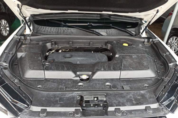 Used Wey VV6 2018 2.0T Four-Wheel Drive Flagship Version China V Standard Engine Bay