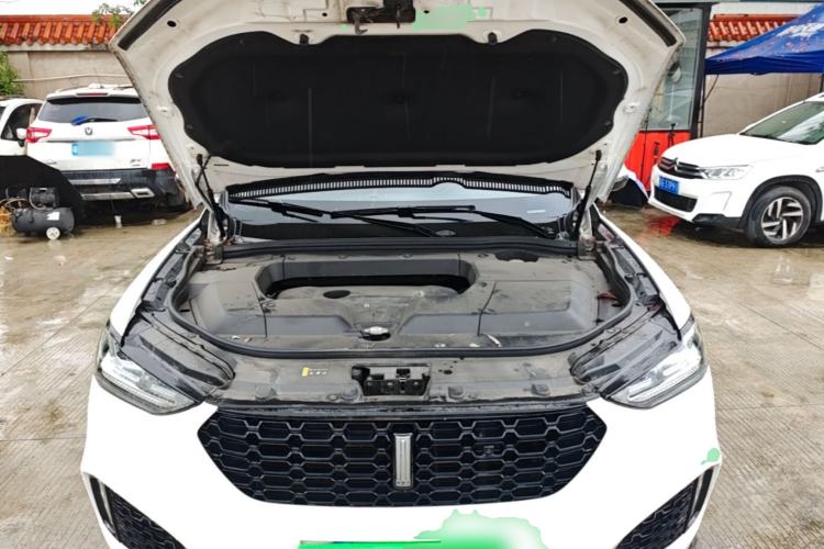 Used Wey VV6 2018 2.0T Two-Wheel-Drive Ultra-Luxury Version China V Standard Engine Bay