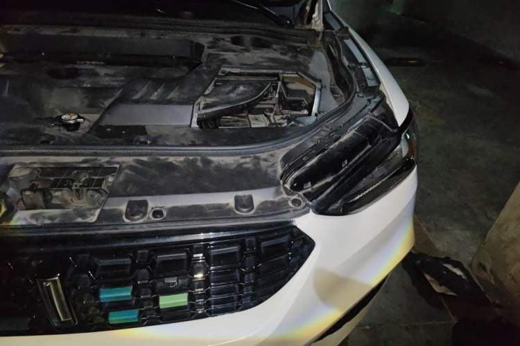 Used Wey VV6 2018 2.0T Four-Wheel Drive Flagship Version China V Standard Engine Bay Left