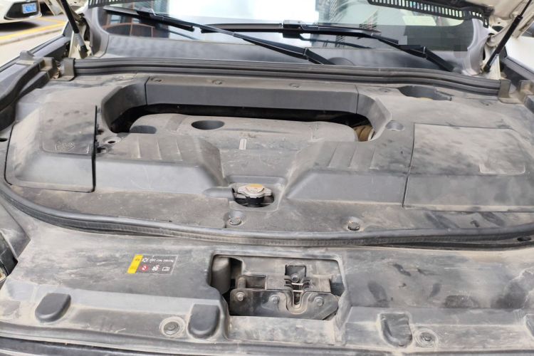 Used Wey VV6 2018 2.0T Two-Wheel Drive Flagship Version China V Standard Engine Bay Right