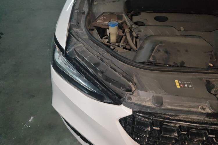 Used Wey VV6 2018 2.0T Two-Wheel Drive Luxury Version China V Standard Engine Bay Right