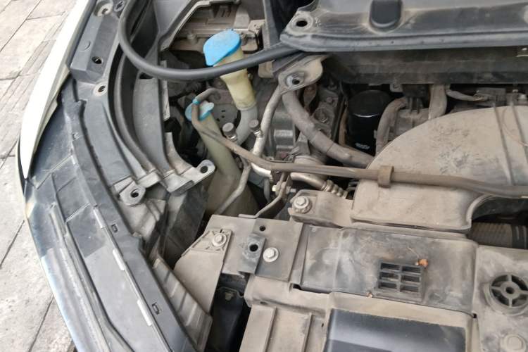 Used Wey VV6 2018 2.0T Four-Wheel Drive Flagship Version China V Standard Engine Bay Right