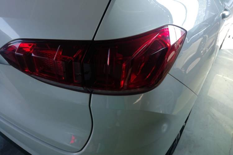 Used Wey VV6 2018 2.0T Four-Wheel Drive Flagship Version China V Standard Exterior 6