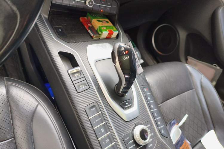 Used Wey VV6 2018 2.0T Two-Wheel Drive Flagship Version China V Standard Gear Lever