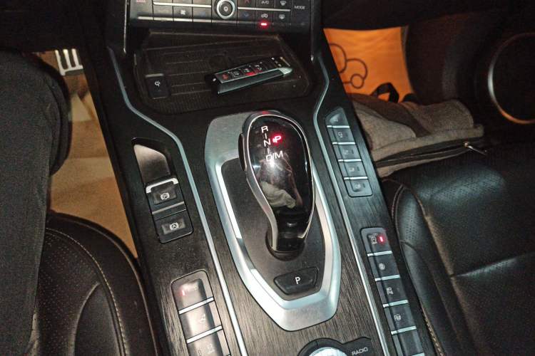 Used Wey VV6 2018 2.0T Four-Wheel Drive Flagship Version China V Standard Gear Lever