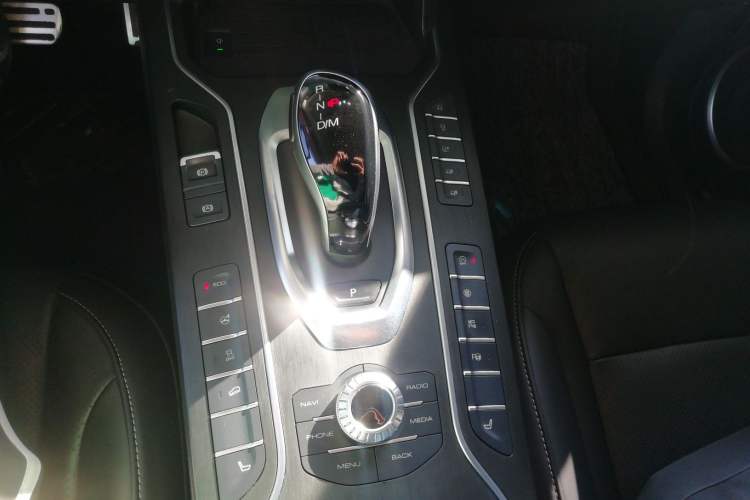 Used Wey VV6 2018 2.0T Four-Wheel Drive Flagship Version China V Standard Gear Lever