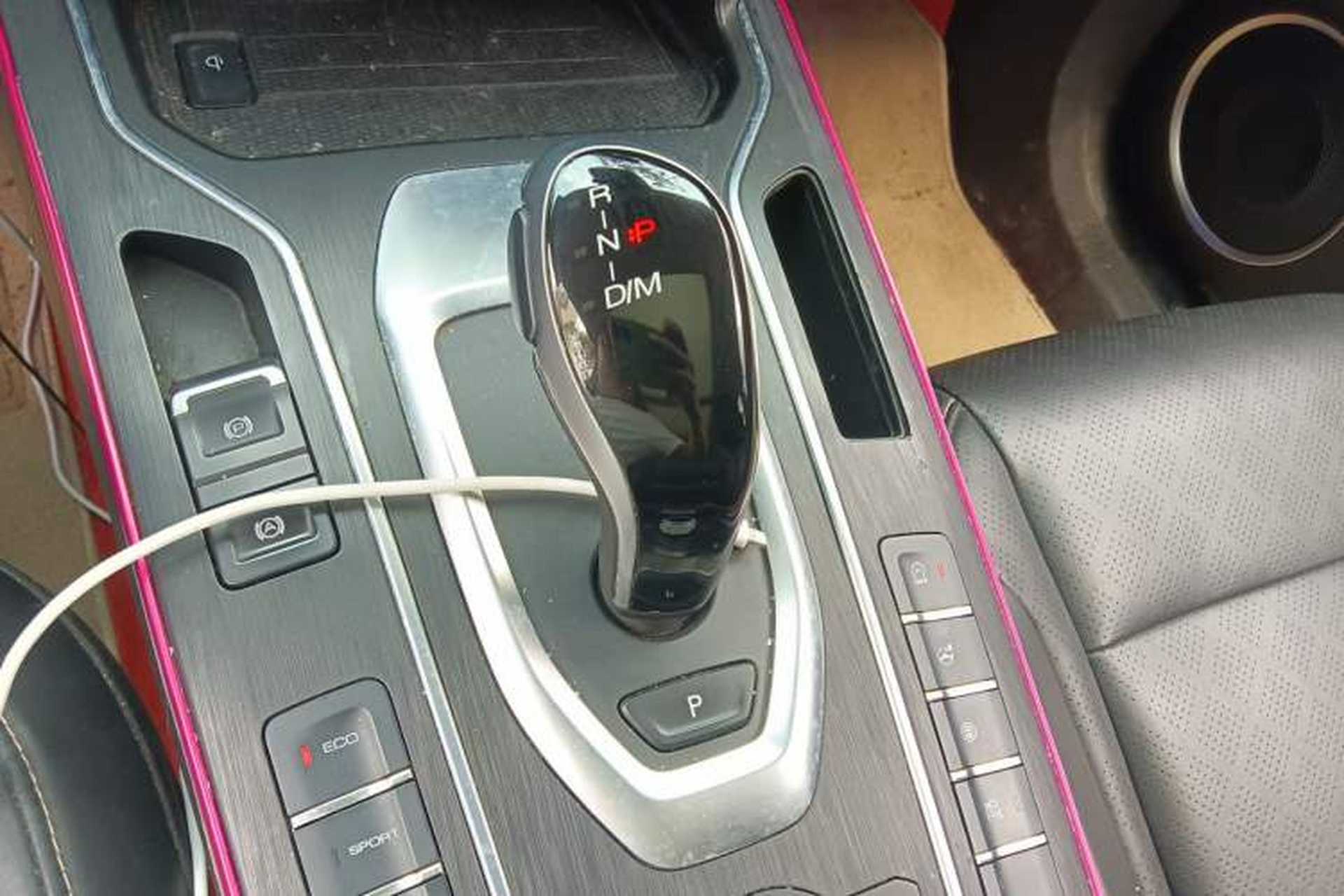 Used Wey VV6 2018 2.0T Two-Wheel-Drive Ultra-Luxury Version China V Standard Gear Lever