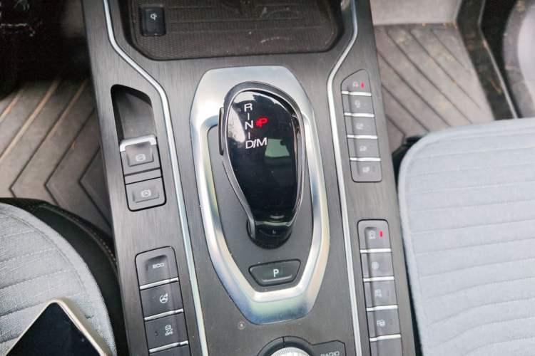 Used Wey VV6 2018 2.0T Four-Wheel Drive Flagship Version China V Standard Gear Lever