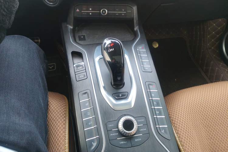 Used Wey VV6 2018 2.0T Four-Wheel Drive Flagship Version China V Standard Gear Lever