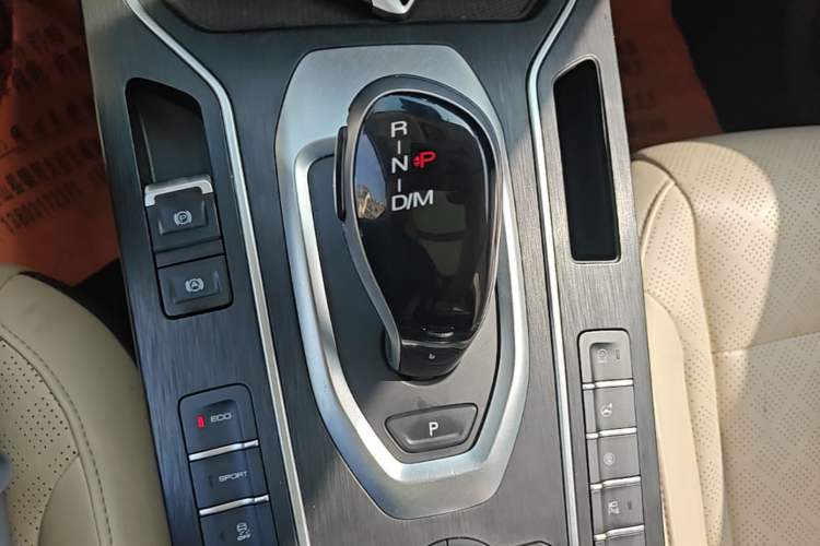 Used Wey VV6 2018 2.0T Two-Wheel Drive Flagship Version China V Standard Gear Lever