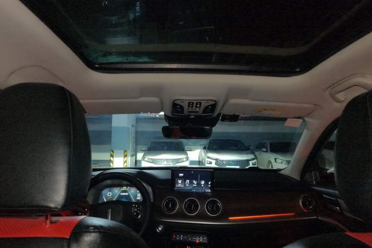 Used Wey VV6 2018 2.0T Two-Wheel-Drive Ultra-Luxury Version China V Standard Headliner