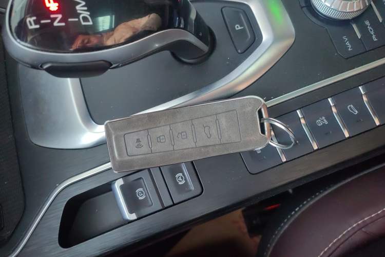 Used Wey VV6 2018 2.0T Two-Wheel-Drive Ultra-Luxury Version China V Standard Interior 1