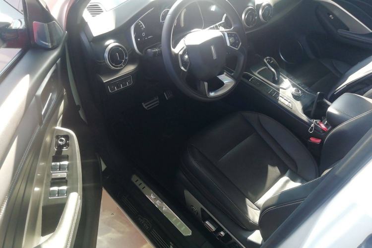 Used Wey VV6 2018 2.0T Four-Wheel Drive Flagship Version China V Standard Interior 3