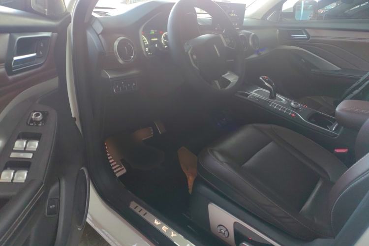 Used Wey VV6 2018 2.0T Two-Wheel-Drive Ultra-Luxury Version China V Standard Interior 3