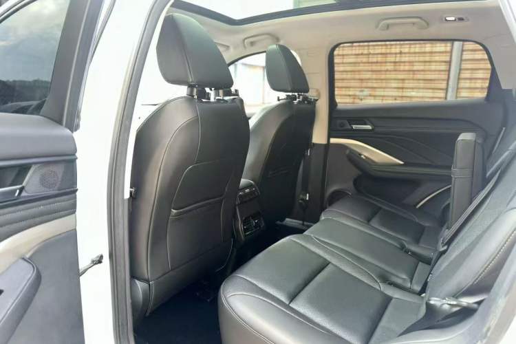 Used Wey VV6 2018 2.0T Four-Wheel Drive Flagship Version China V Standard Interior 4