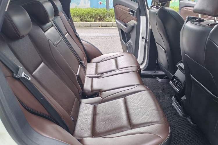 Used Wey VV6 2018 2.0T Two-Wheel Drive Flagship Version China V Standard Interior 6
