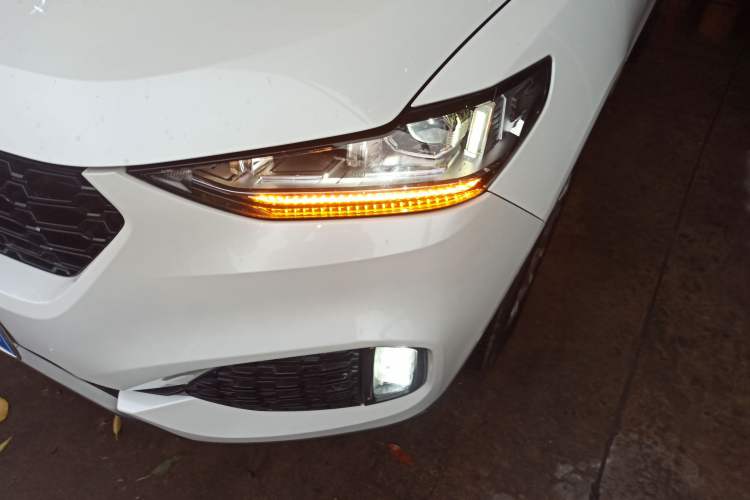 Used Wey VV6 2018 2.0T Four-Wheel Drive Flagship Version China V Standard Left Front Headlight