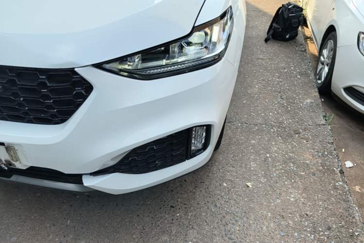 Used Wey VV6 2018 2.0T Two-Wheel-Drive Ultra-Luxury Version China V Standard Left Front Headlight