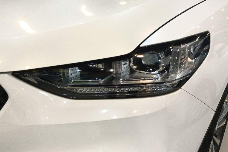 Used Wey VV6 2018 2.0T Two-Wheel Drive Flagship Version China V Standard Left Front Headlight