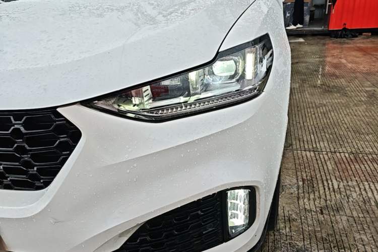 Used Wey VV6 2018 2.0T Two-Wheel-Drive Ultra-Luxury Version China V Standard Left Front Headlight