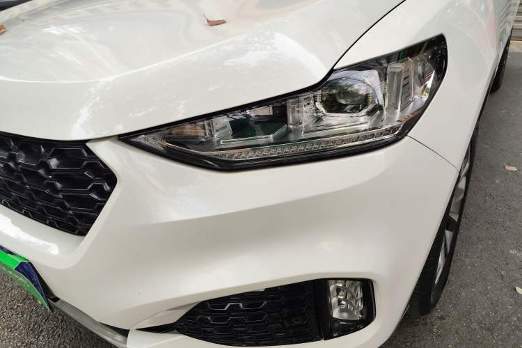 Used Wey VV6 2018 2.0T Two-Wheel-Drive Ultra-Luxury Version China V Standard Left Front Headlight