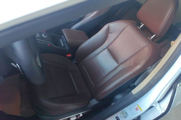 Used Wey VV6 2018 2.0T Two-Wheel-Drive Ultra-Luxury Version China V Standard Left Front Seat