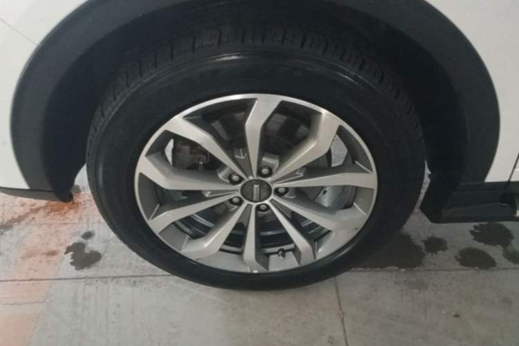 Used Wey VV6 2018 2.0T Two-Wheel Drive Flagship Version China V Standard Left Front Wheel Hub