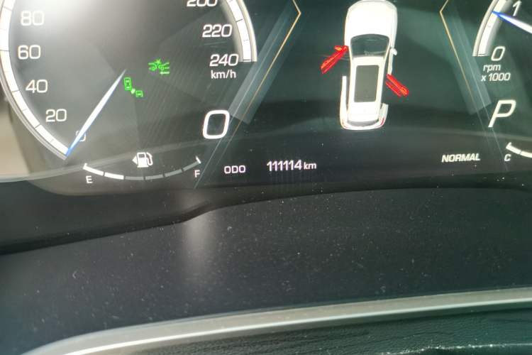 Used Wey VV6 2018 2.0T Two-Wheel Drive Flagship Version China V Standard Odometer Close Up
