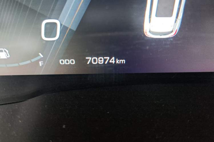 Used Wey VV6 2018 2.0T Four-Wheel Drive Flagship Version China V Standard Odometer Close Up