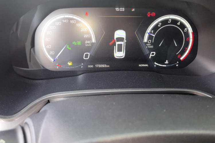 Used Wey VV6 2018 2.0T Two-Wheel-Drive Ultra-Luxury Version China V Standard Odometer Close Up