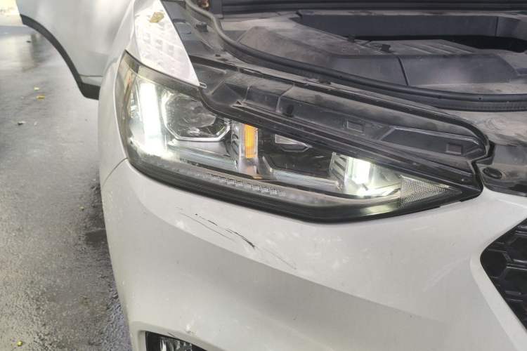 Used Wey VV6 2018 2.0T Four-Wheel Drive Flagship Version China V Standard Right Front Headlight