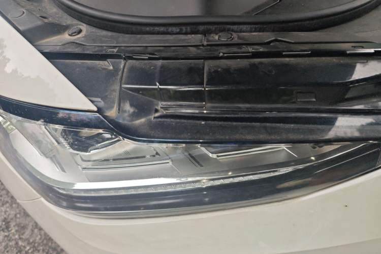 Used Wey VV6 2018 2.0T Two-Wheel Drive Flagship Version China V Standard Right Front Headlight