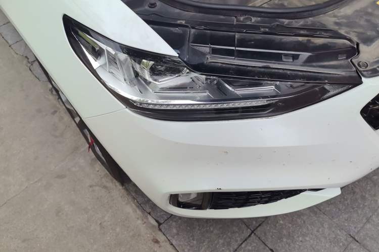Used Wey VV6 2018 2.0T Two-Wheel Drive Flagship Version China V Standard Right Front Headlight