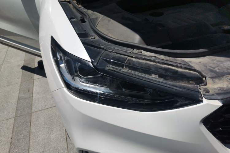 Used Wey VV6 2018 2.0T Two-Wheel-Drive Ultra-Luxury Version China V Standard Right Front Headlight