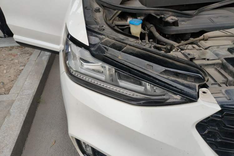 Used Wey VV6 2018 2.0T Two-Wheel Drive Flagship Version China V Standard Right Front Headlight