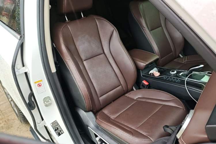 Used Wey VV6 2018 2.0T Two-Wheel-Drive Ultra-Luxury Version China V Standard Right Front Seat